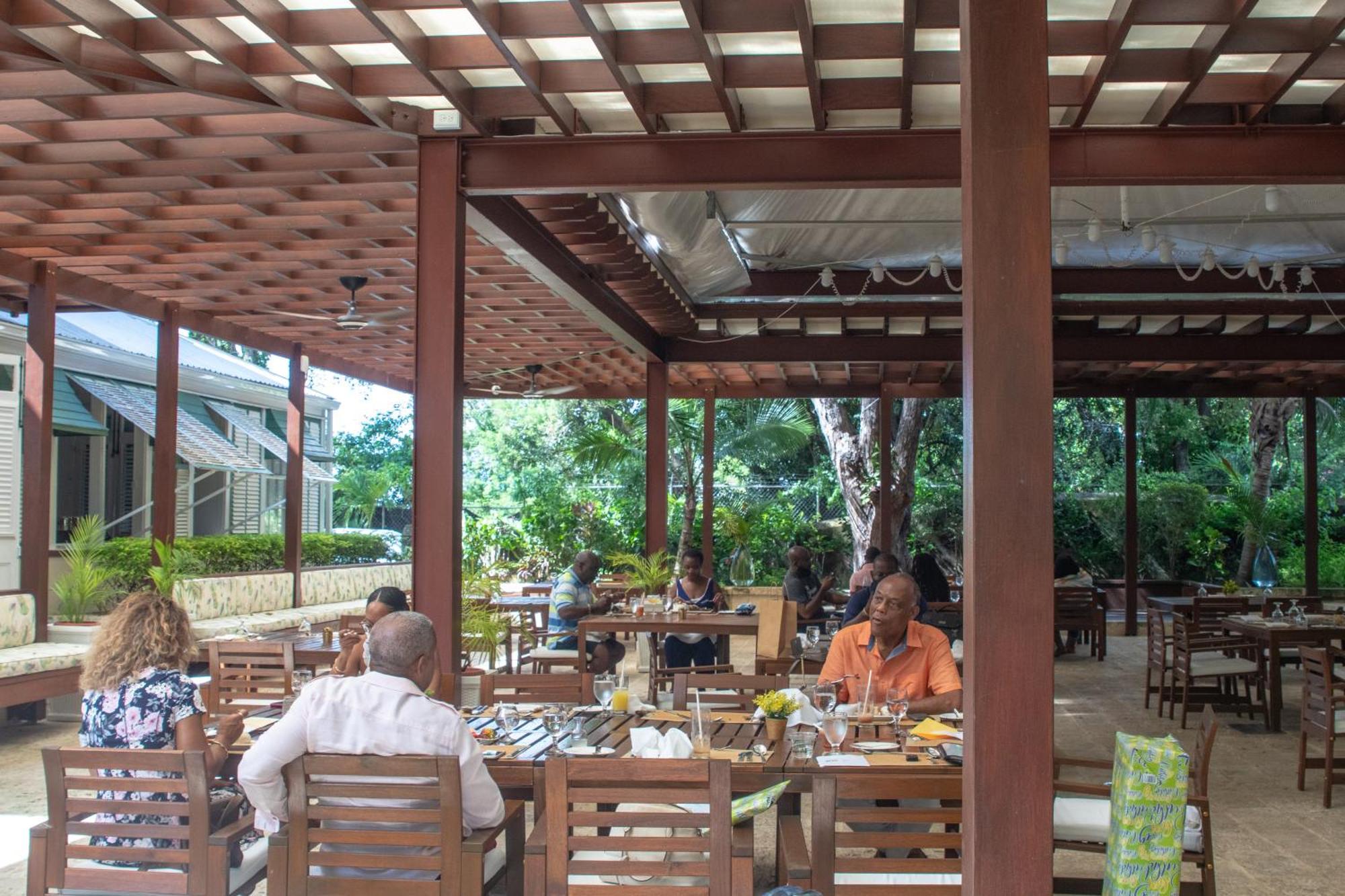 Sweetfield Manor Hotell Bridgetown Exteriör bild