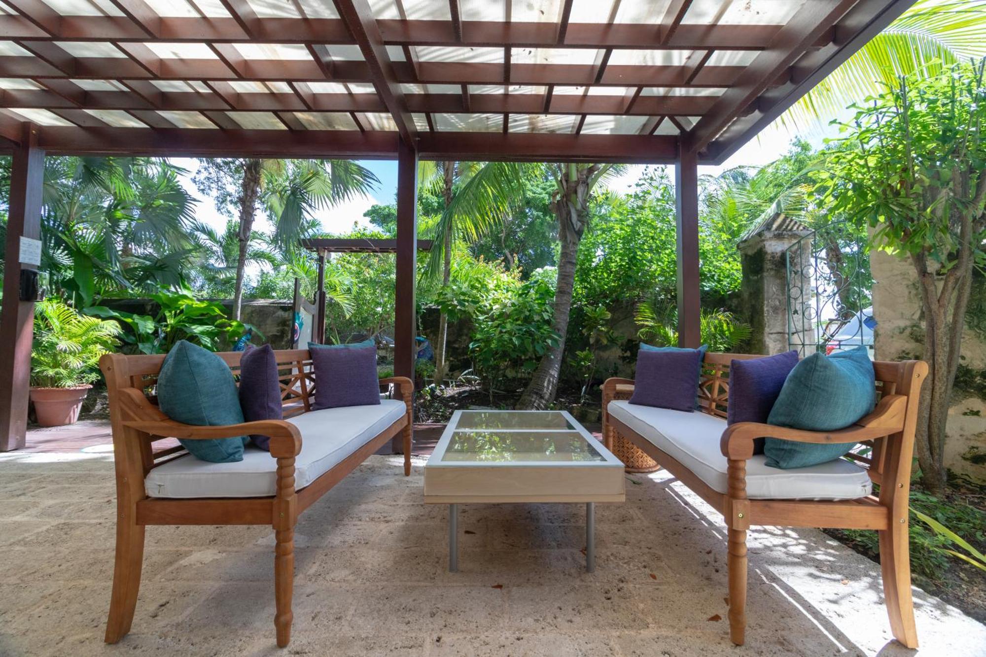 Sweetfield Manor Hotell Bridgetown Exteriör bild