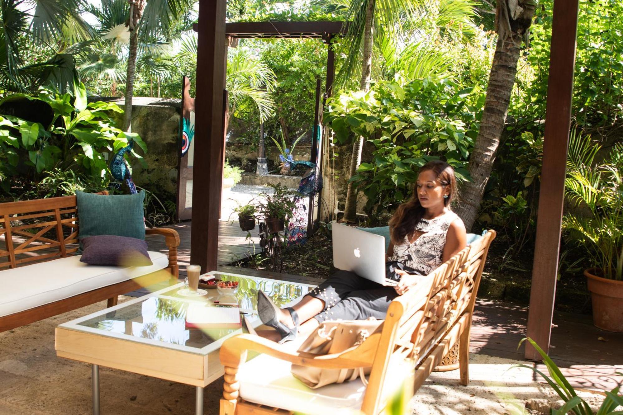 Sweetfield Manor Hotell Bridgetown Exteriör bild