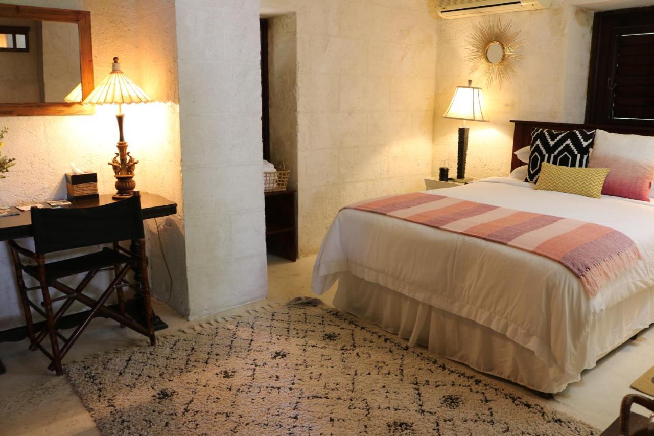Sweetfield Manor Hotell Bridgetown Exteriör bild